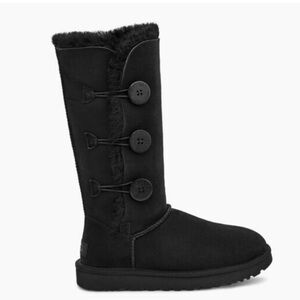 Women's size 8 UGG Tall Suede Bailey Boots with Fur Lining and Buttons.